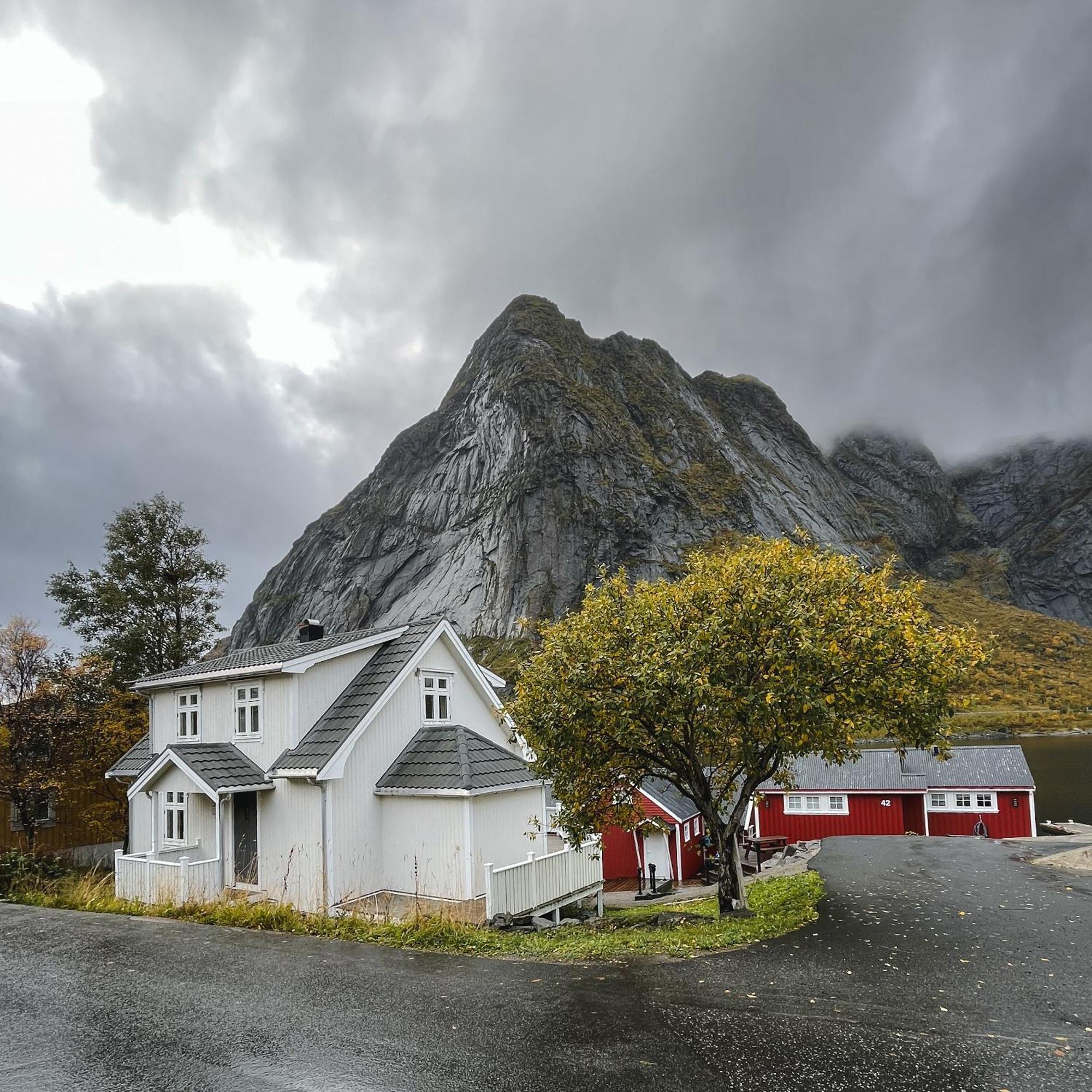 Husly Reine - Your Home With Reinebringen View Kültér fotó