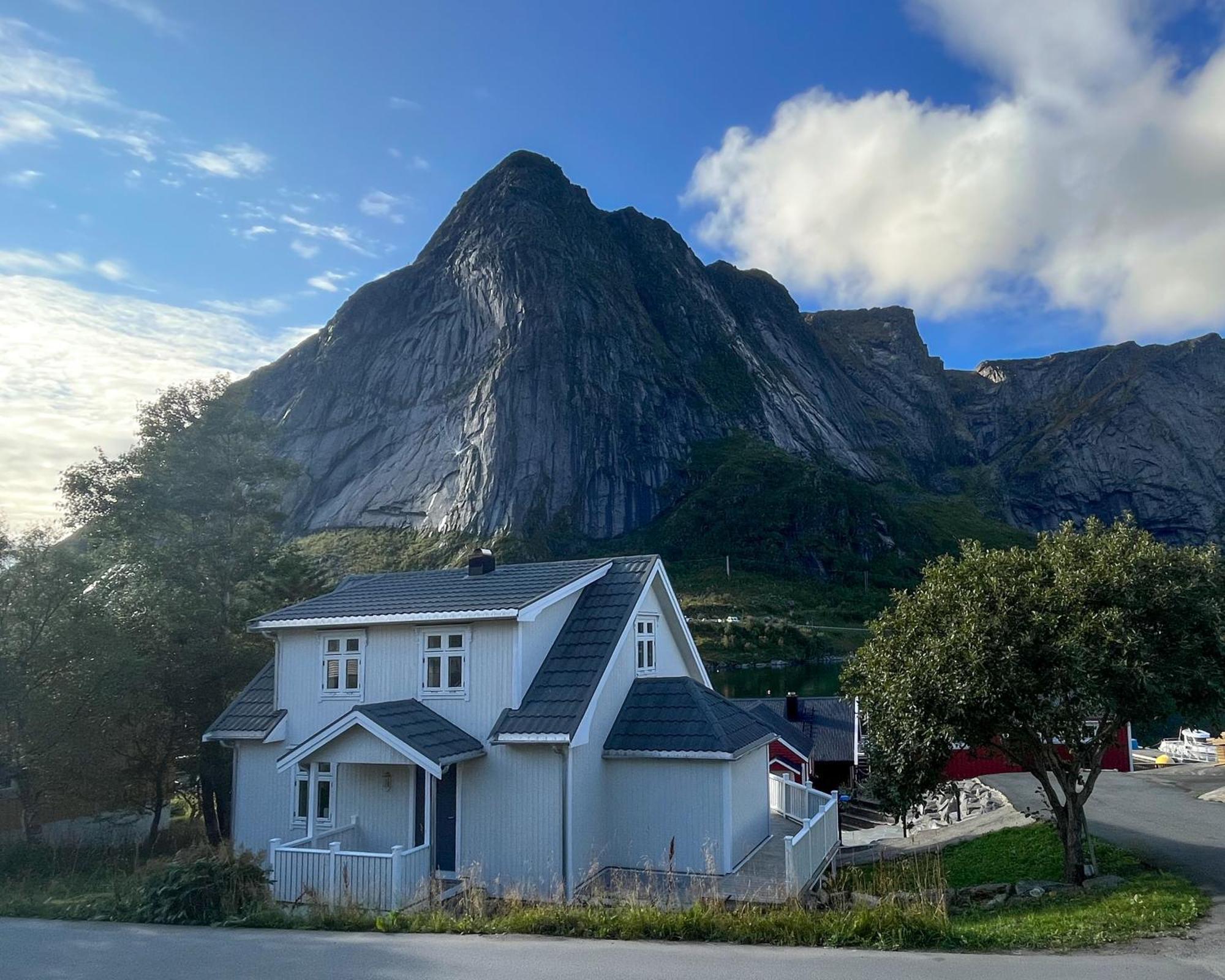 Husly Reine - Your Home With Reinebringen View Kültér fotó